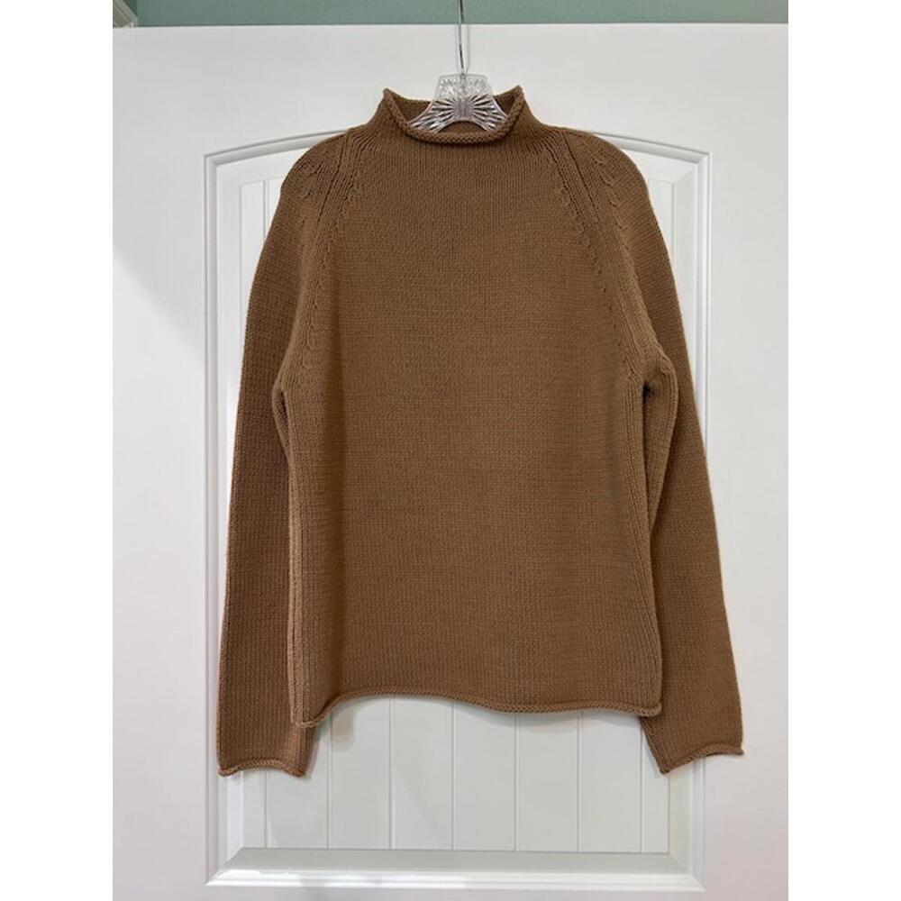 ✨ Banana Republic Camel Raglan Knit Sweater M — Classic Soft & Polished GUC